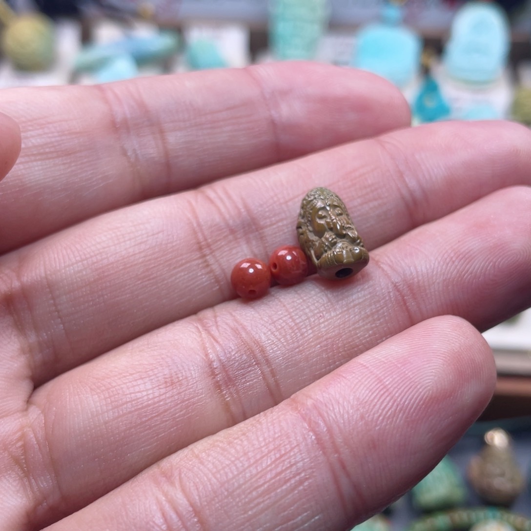 南红玛瑙配饰未镶嵌