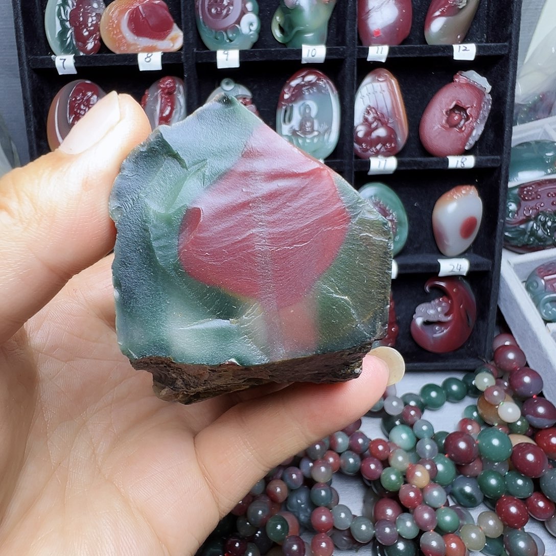 刘***凯玛瑙/玉髓秦紫玉未镶嵌