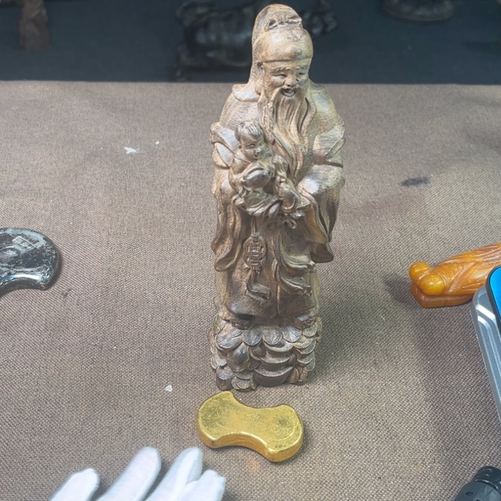 精品摆件工艺品等