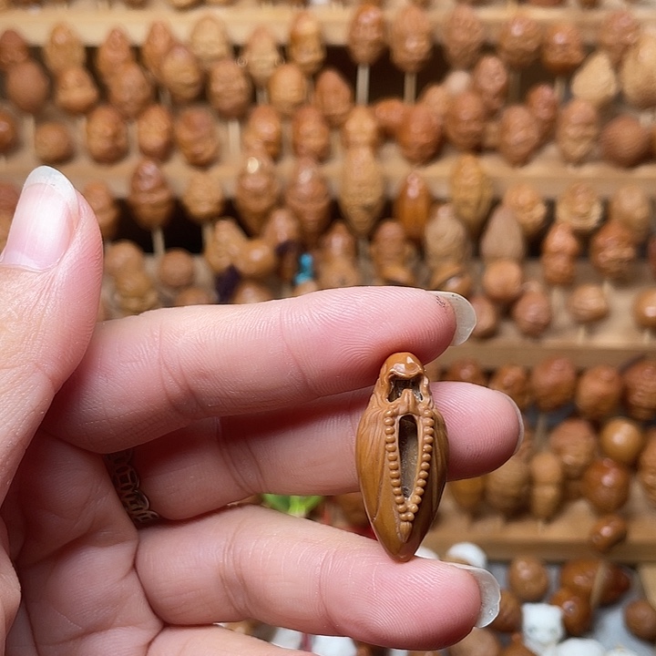 橄榄核吊坠细长无相