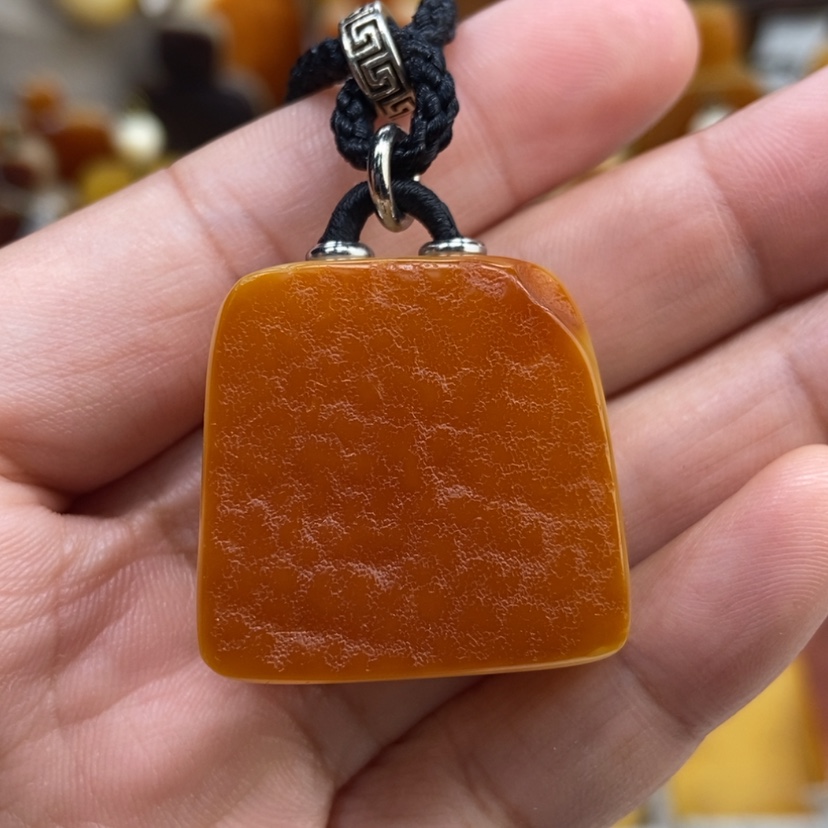 【闪购商品】琥珀颈饰未镶嵌