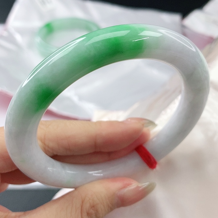 未镶嵌手镯翡翠，324