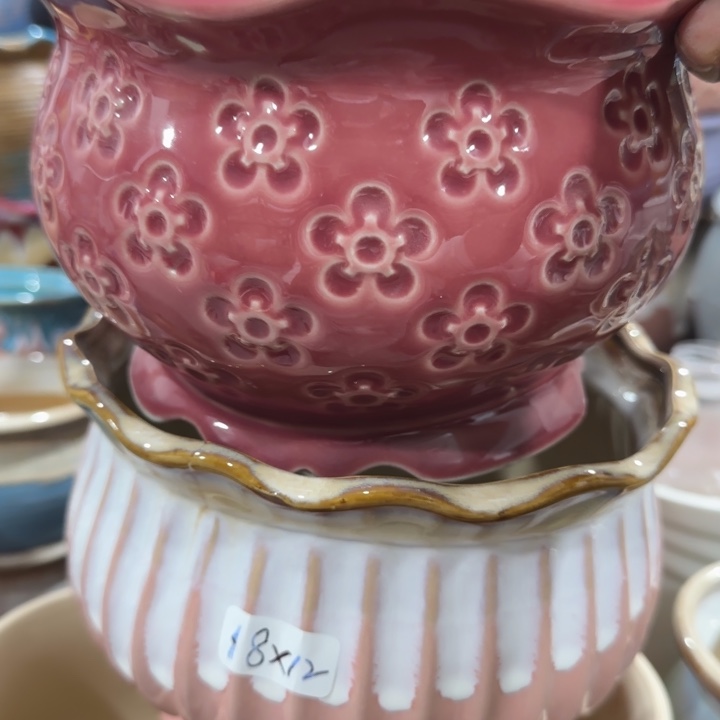 凑9块包邮，有孔花盆