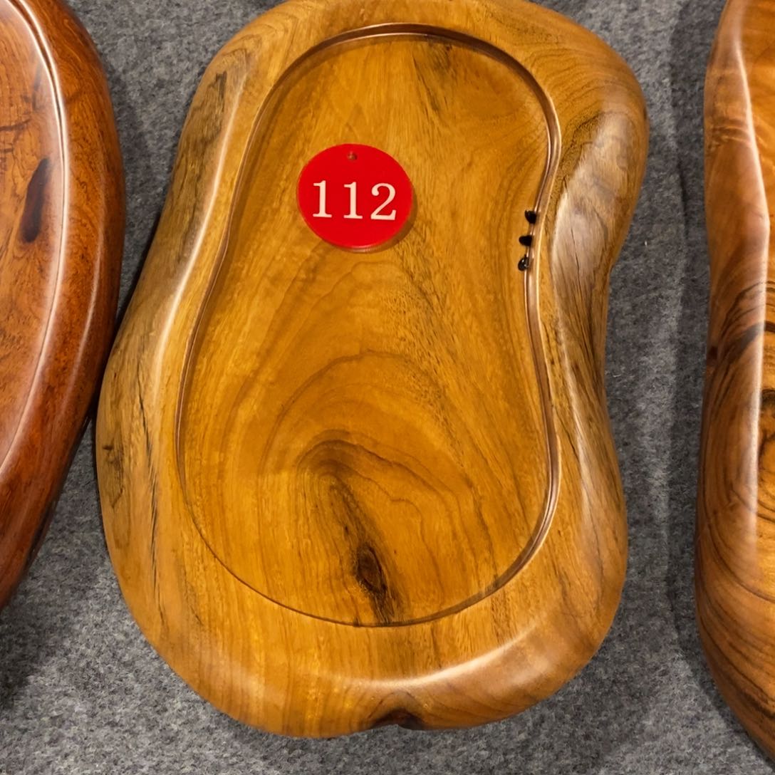 岁****旺香樟木自然随形茶盘