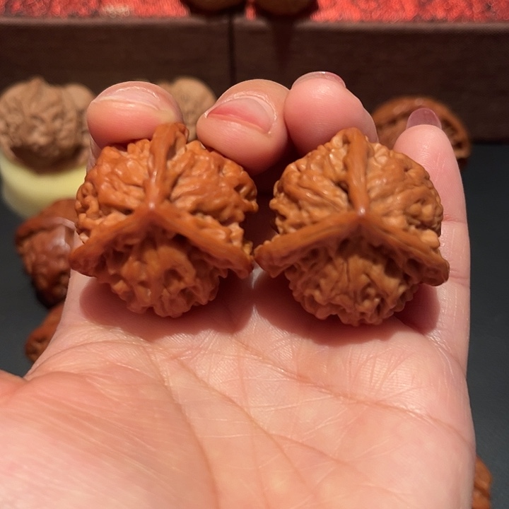 吊坠文玩核桃三棱