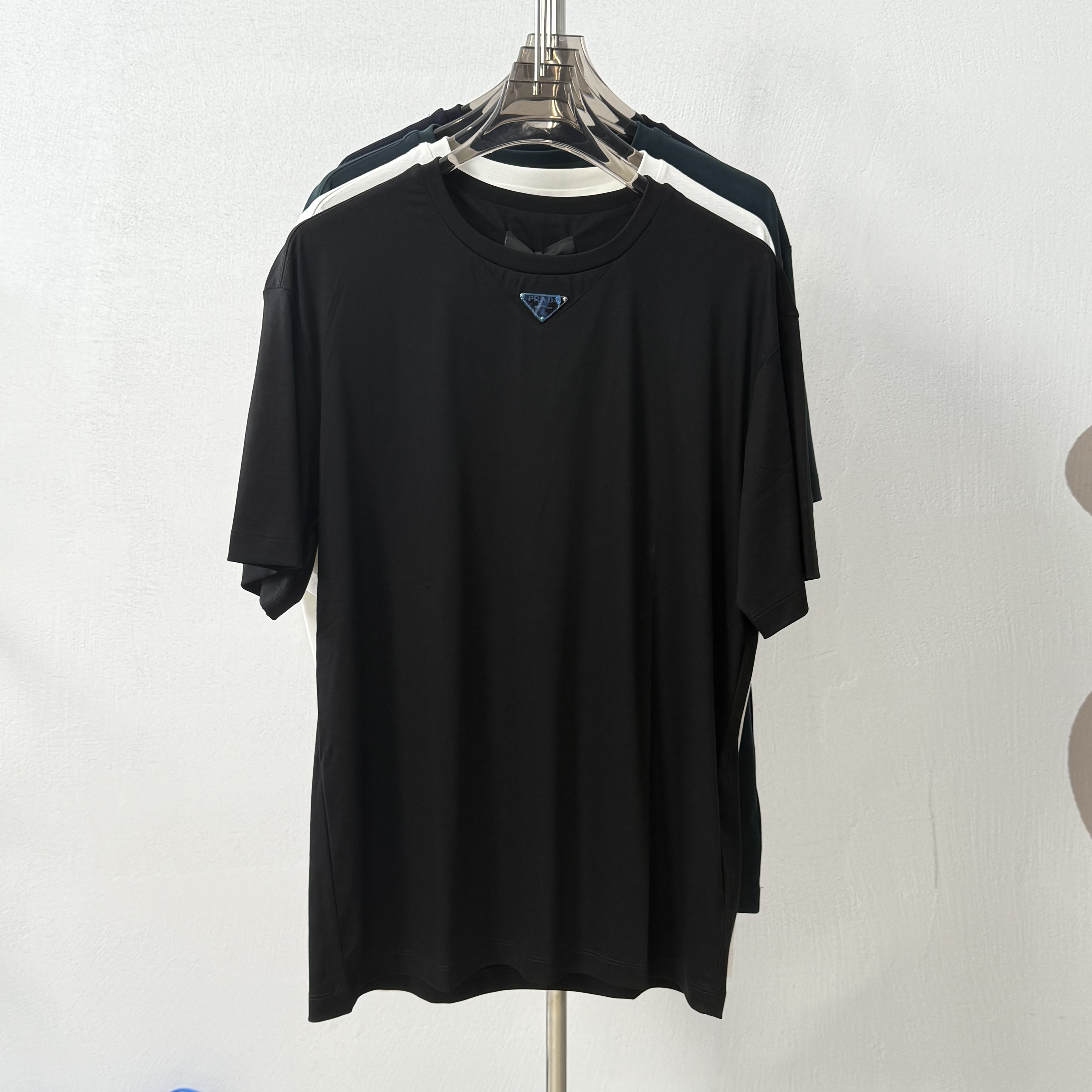 99新 Prada/普拉达 领口金属三角标圆领T恤/四色 ujn861