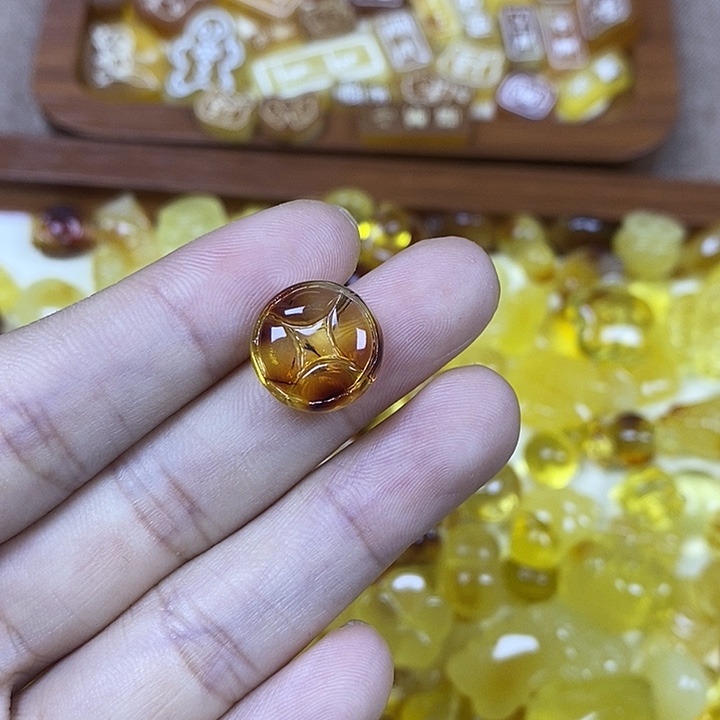 吊坠橄榄核小钱币9