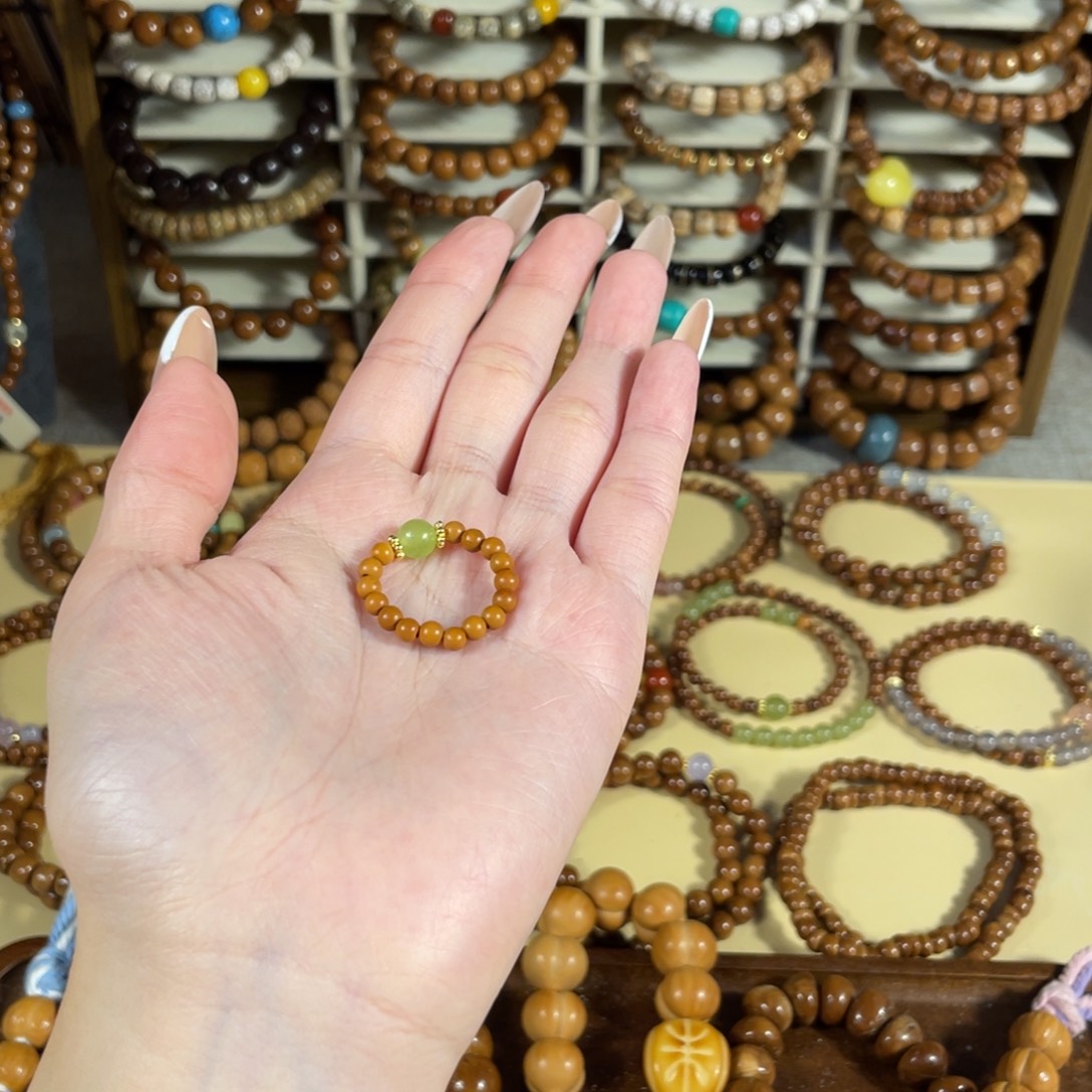 精品橄榄核小戒指 颜色任选