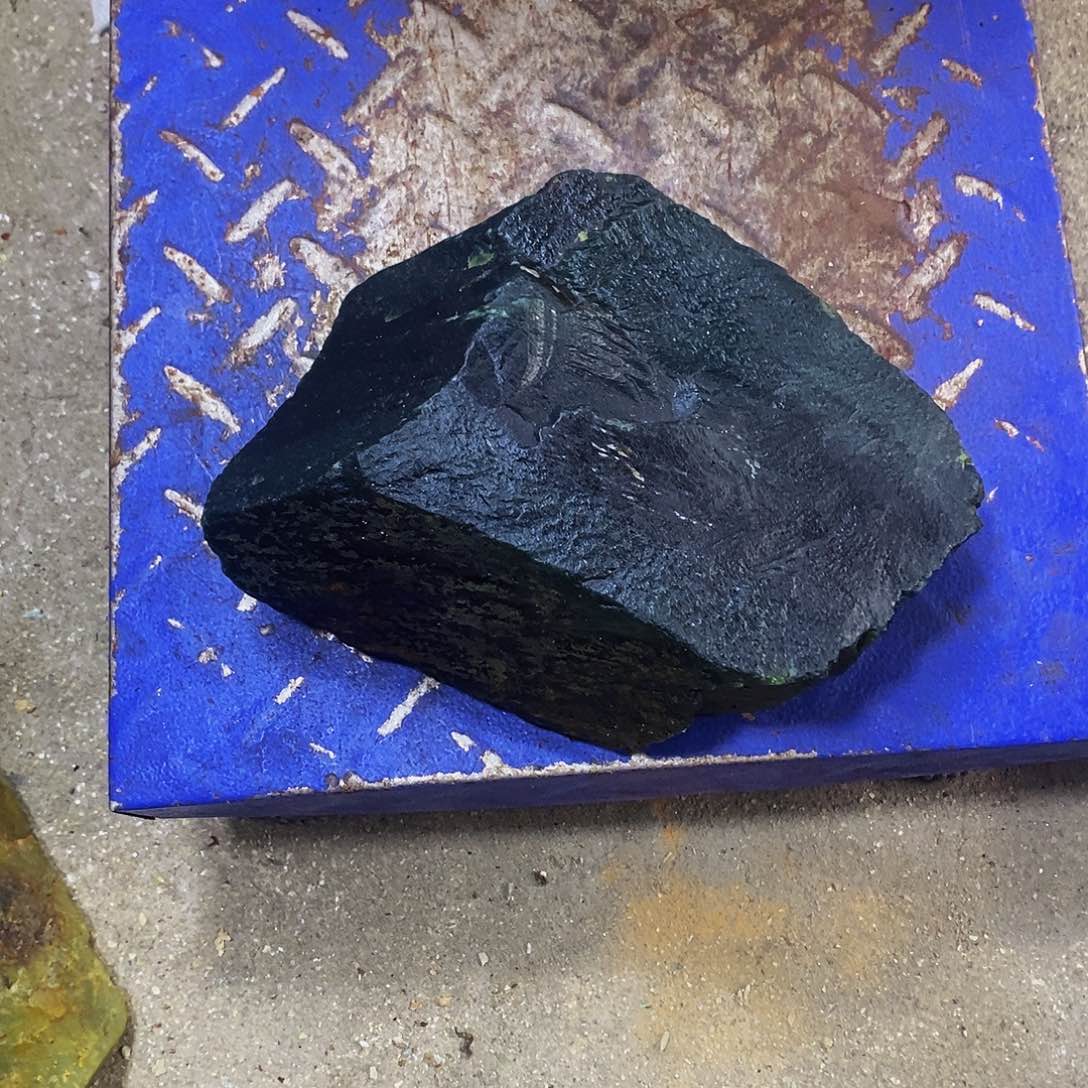 沂***翠岫玉未镶嵌岫玉原石