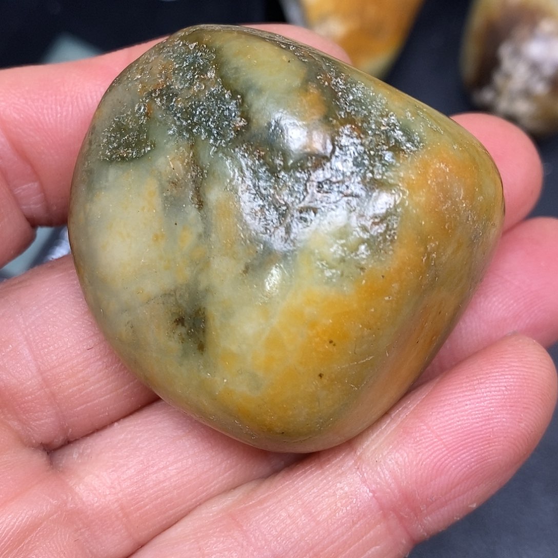 和田玉未镶嵌珠宝奇石