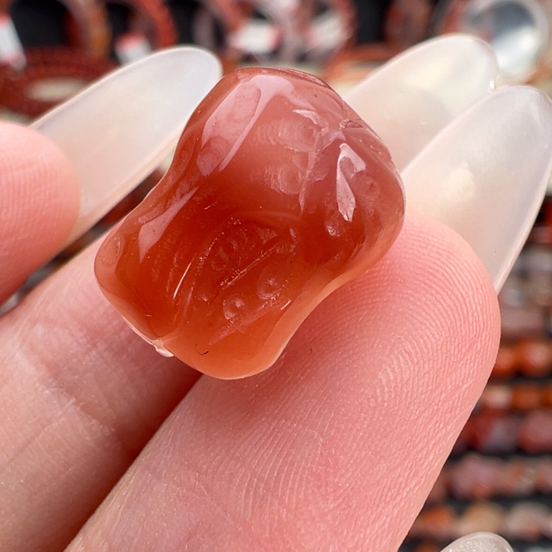 南红玛瑙未镶嵌颈饰白菜