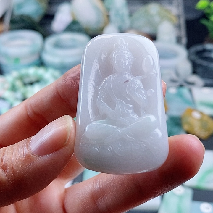 翡翠挂件未镶嵌翡翠的