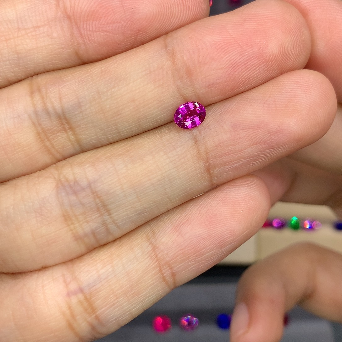 ****彩色蓝宝石裸石46分