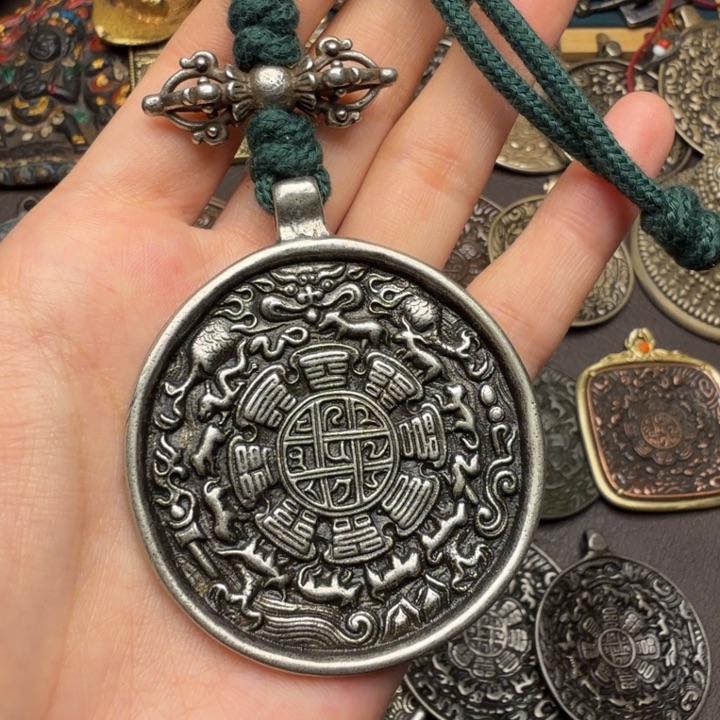 藏传文玩九宫如图