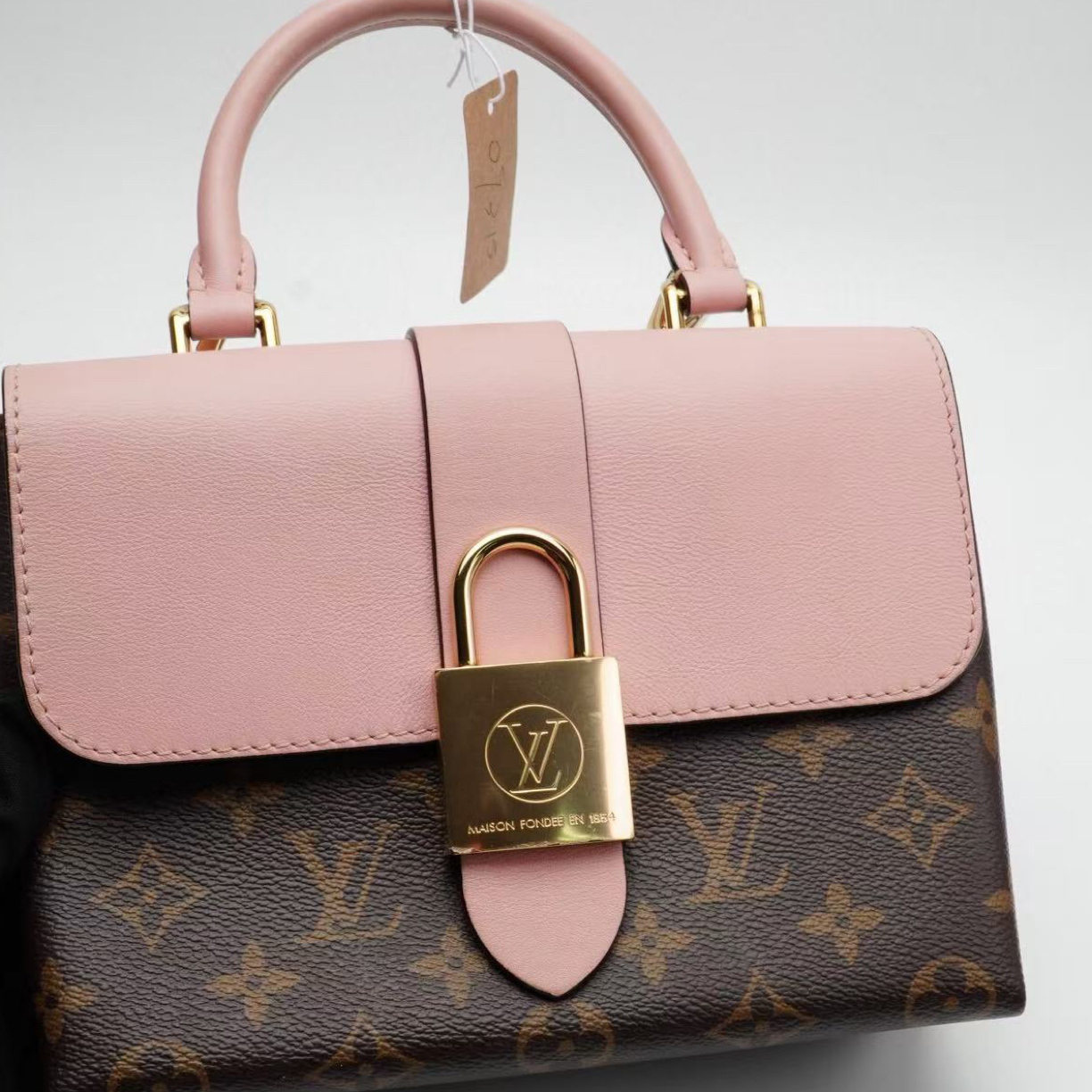 99新 LouisVuitton/路易威登 (芯片款带膜)老花粉色锁头包 09313