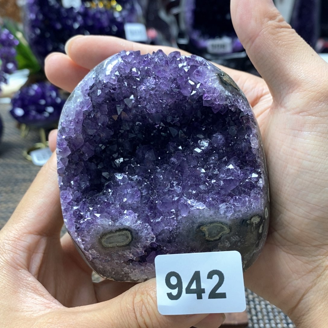 紫晶未镶嵌大型摆件（非配饰）