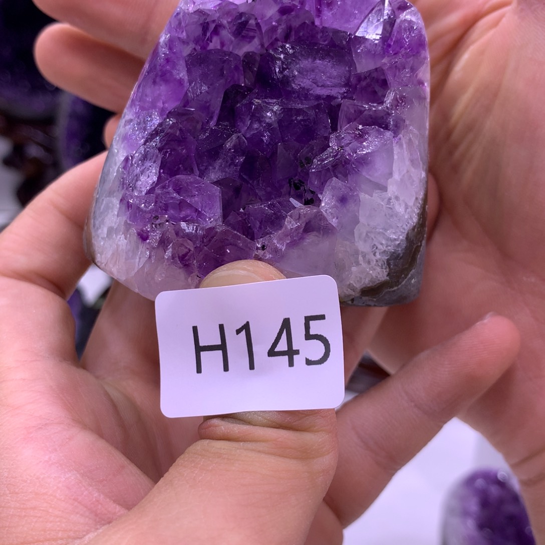 织绣乌拉圭紫水晶摆件145
