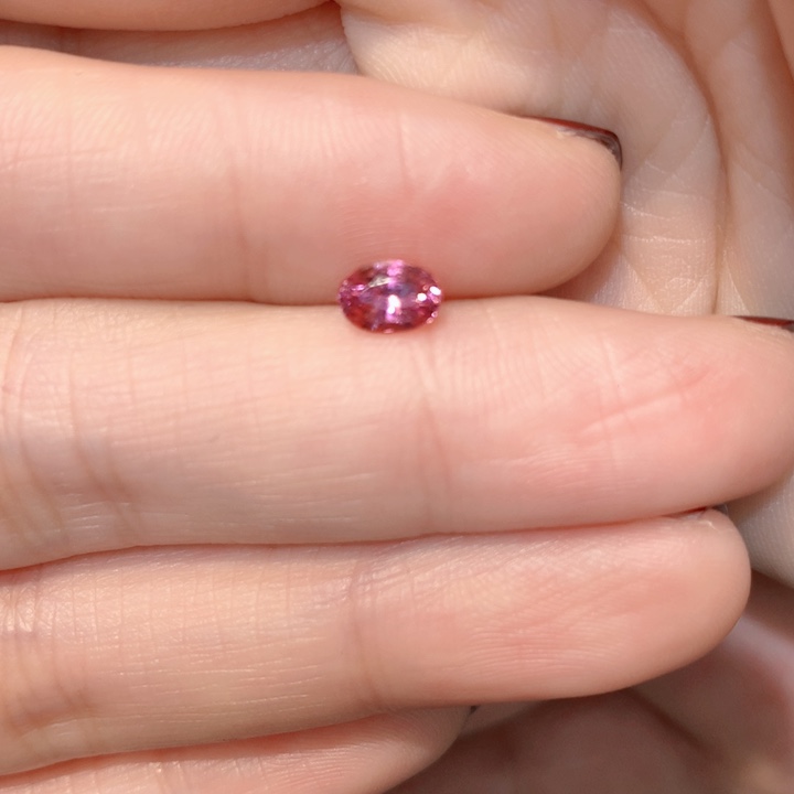 蓝宝石裸石未镶嵌粉蓝宝0.66克拉