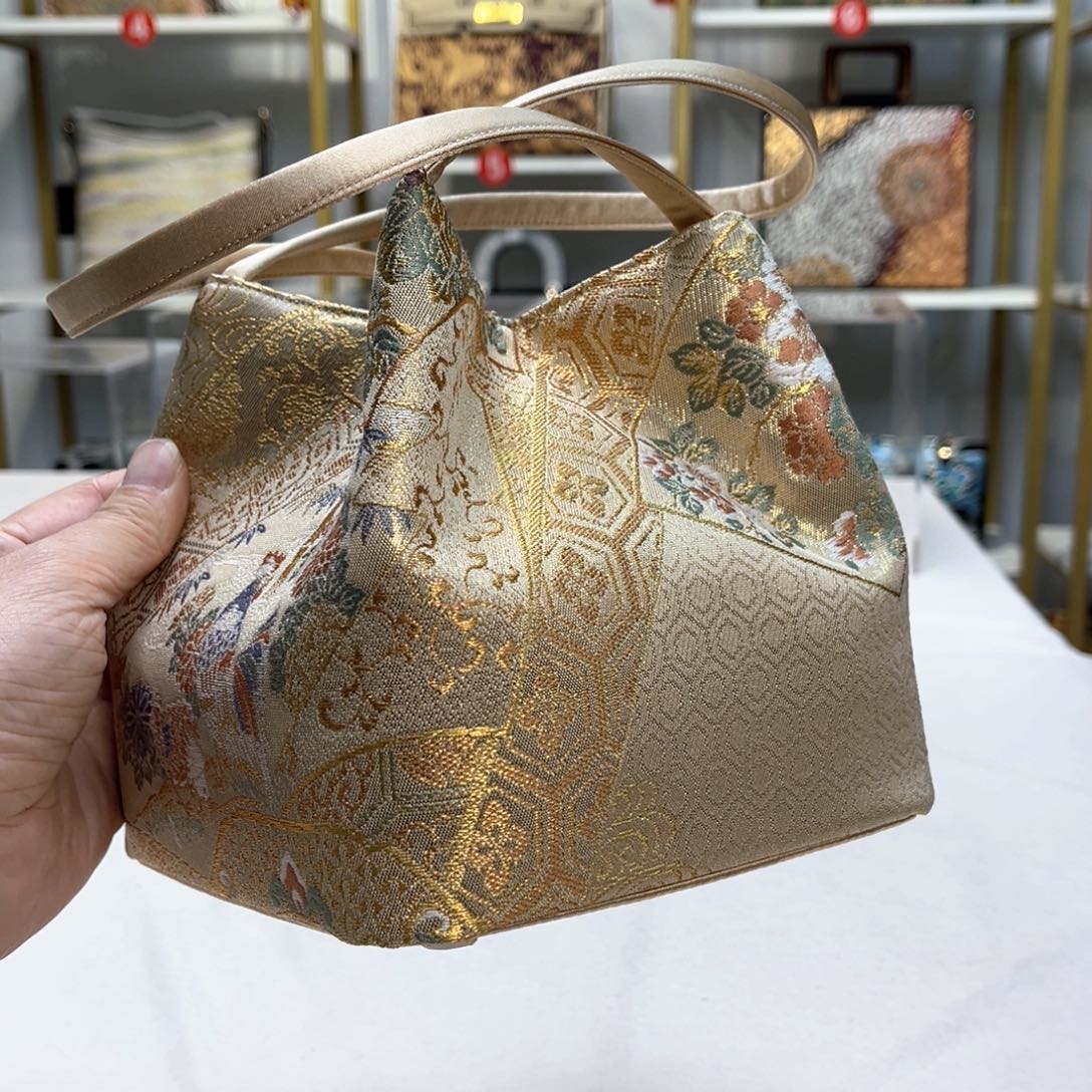 织绣修**菊直播间浮力大漏