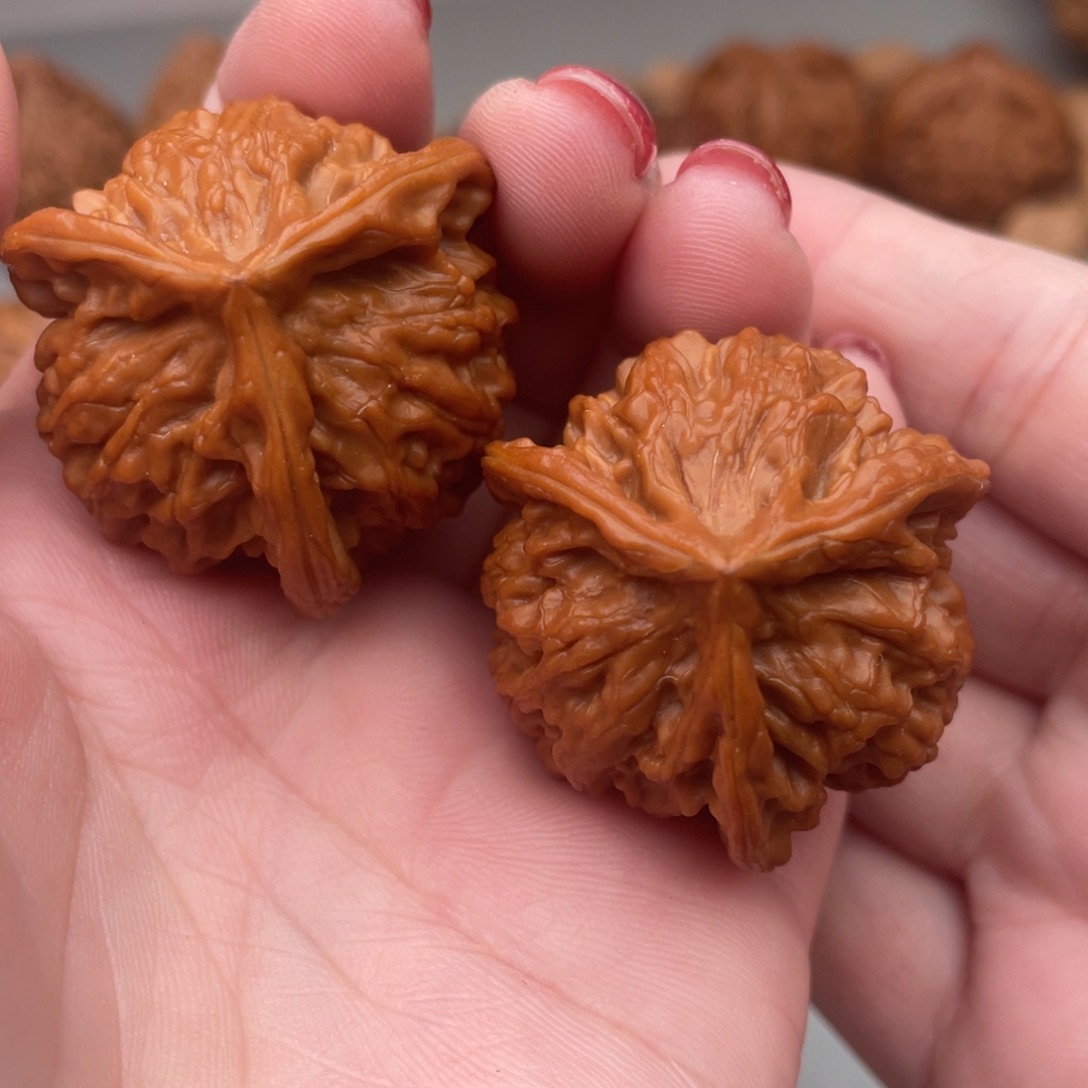 文玩核桃把件三棱35