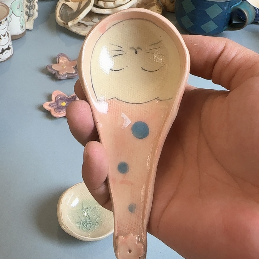 茶盏在这条路中的我们