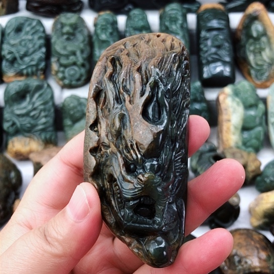 岫岩河磨玉（透闪石质玉）未镶嵌把件