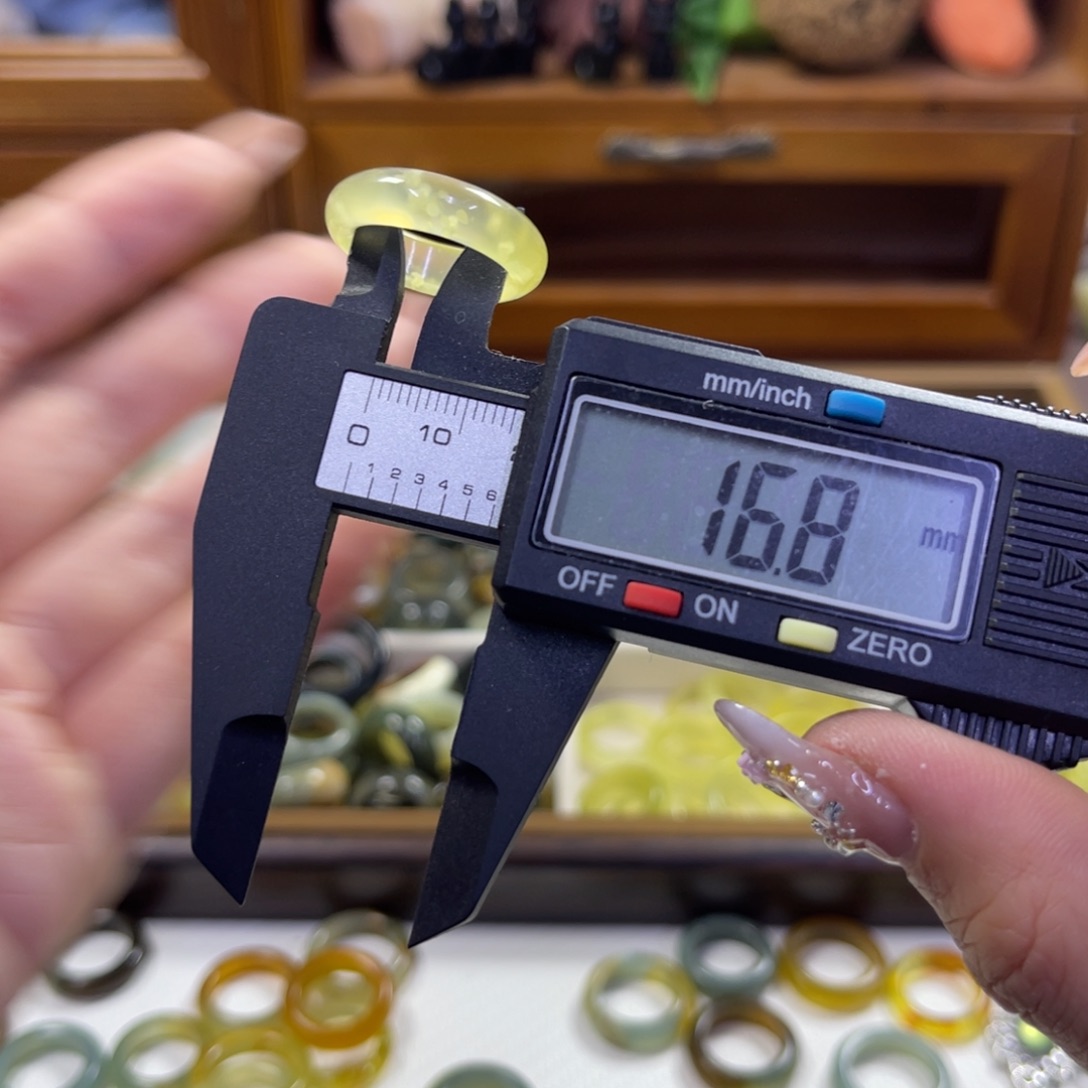 蛇纹石玉未镶嵌手镯77