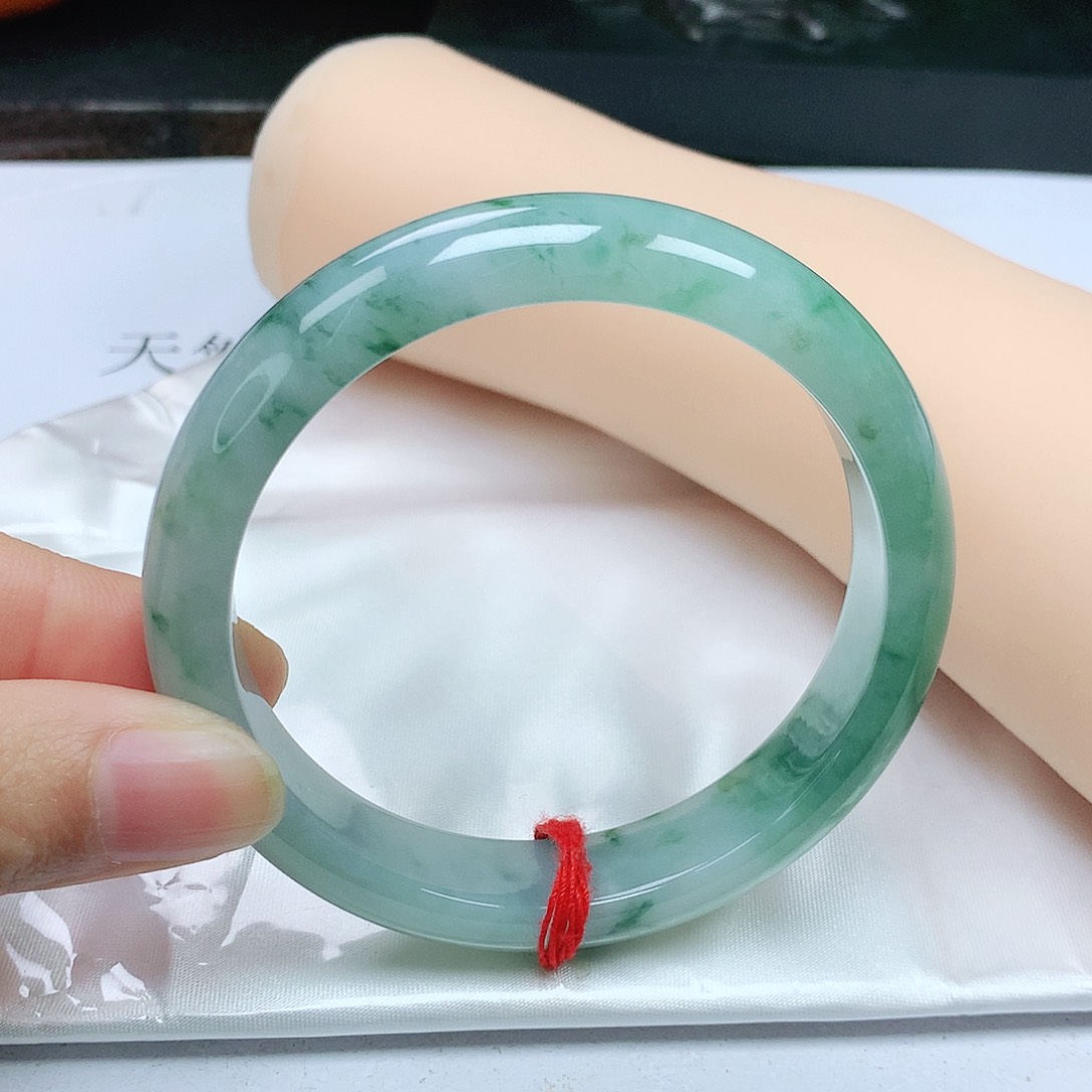 翡翠手镯未镶嵌正5857