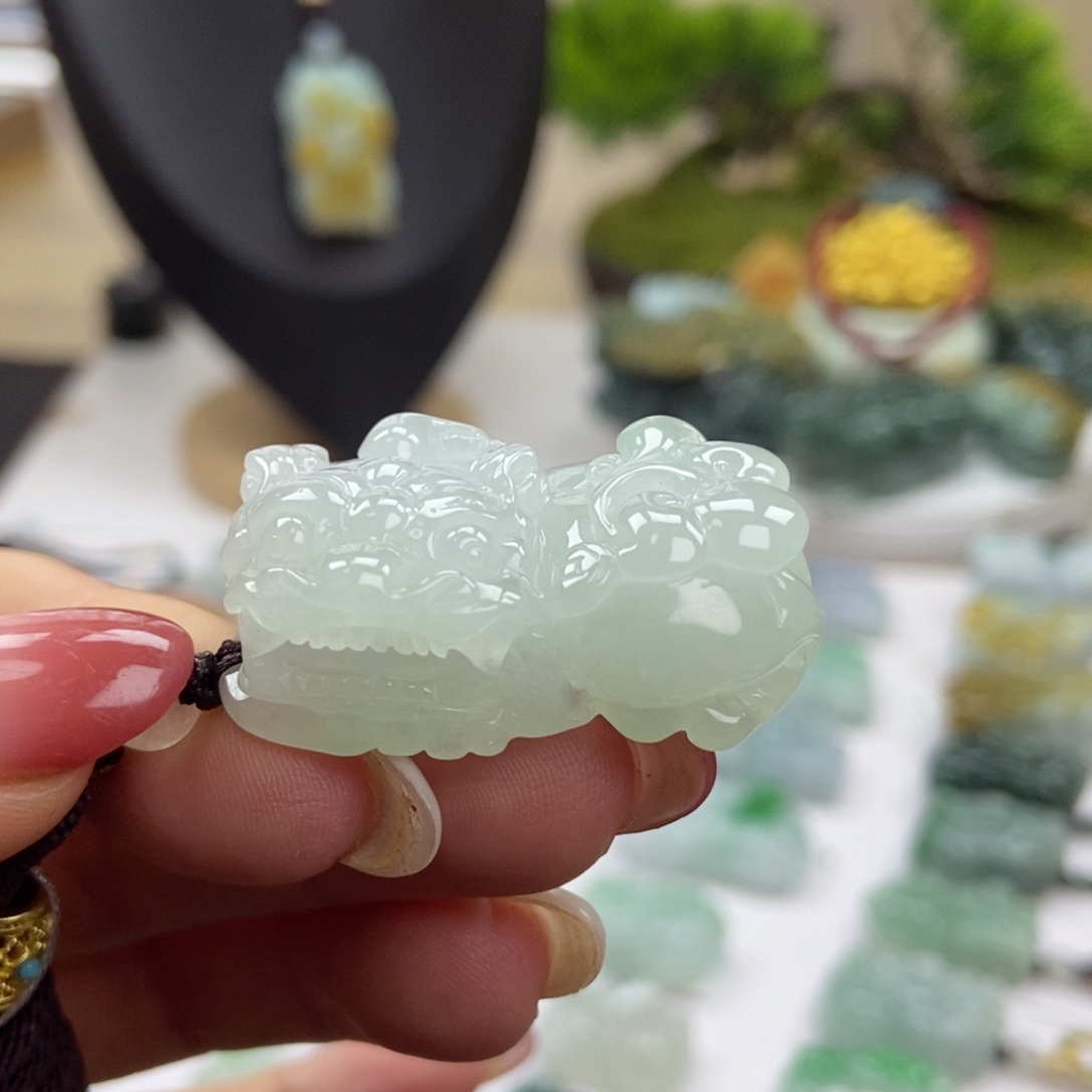 颈饰未镶嵌翡翠A1 阴阳脚冰胶霸王貔貅
