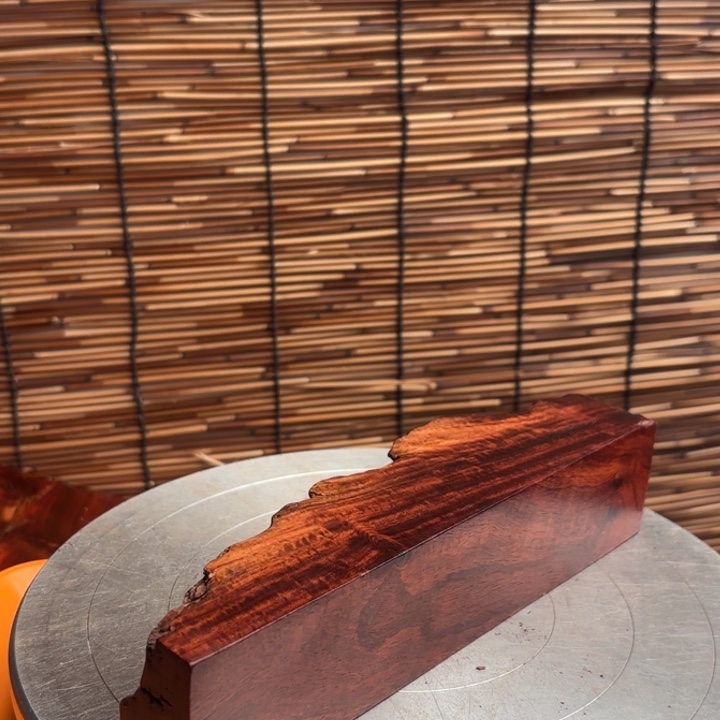 七***分大叶紫檀（黑酸枝木类）