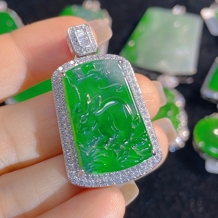 翡翠未镶嵌颈饰翡翠