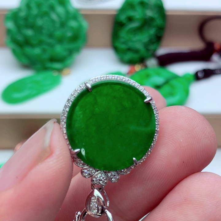 翡翠未镶嵌毛衣链