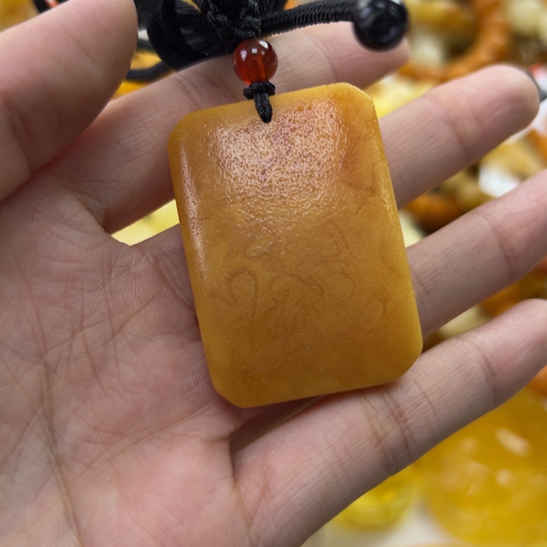 琥珀珠宝奇石未镶嵌