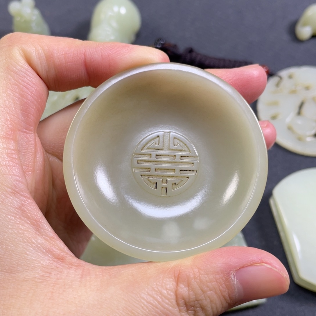 起***云和田玉未镶嵌颈饰