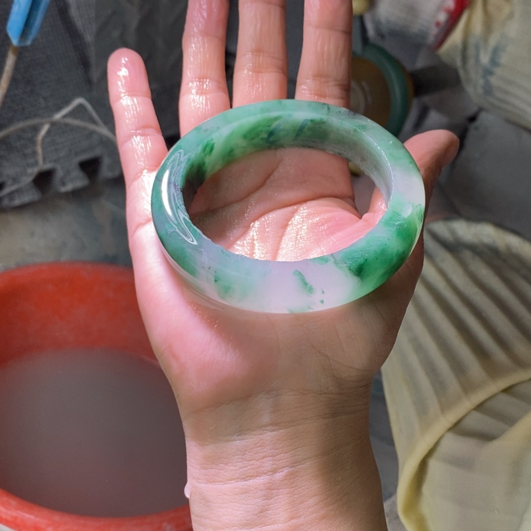 心***）石英质玉（非洲翠）未镶嵌手镯定制