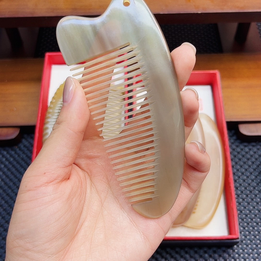 手工制作纯牛角梳子
