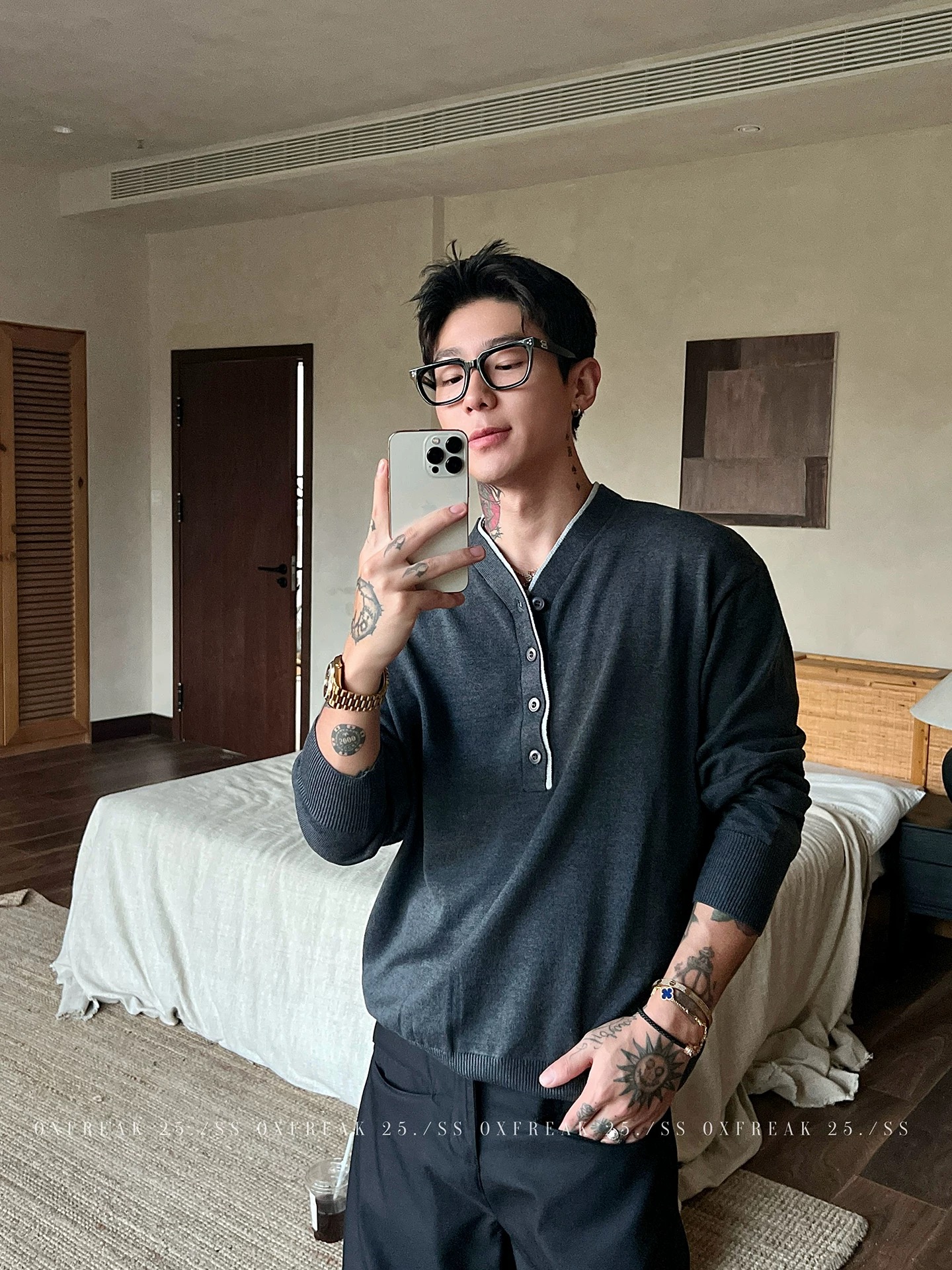 来自AN的品质都无需多说！老钱风V领针织毛衣男女