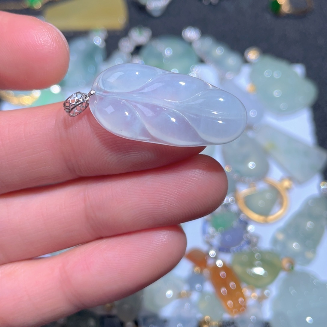 翡翠颈饰18K金镶嵌翡翠