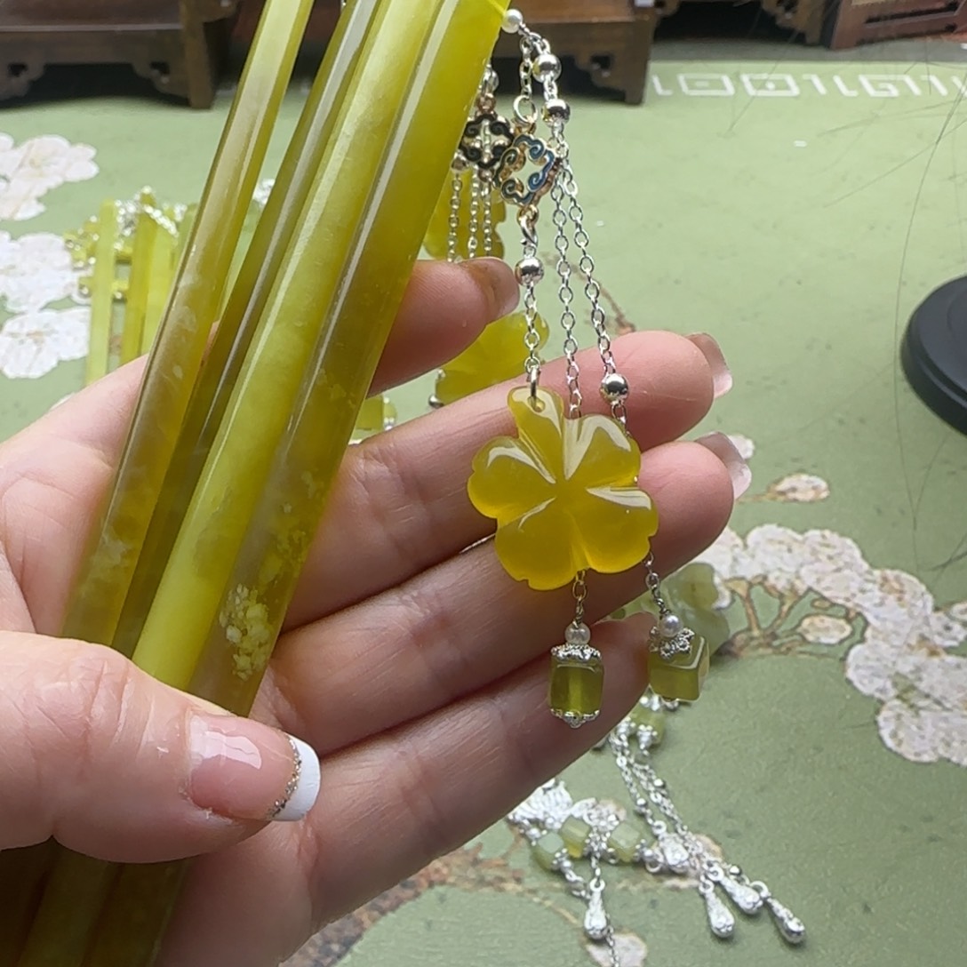 蛇纹石玉未镶嵌发饰