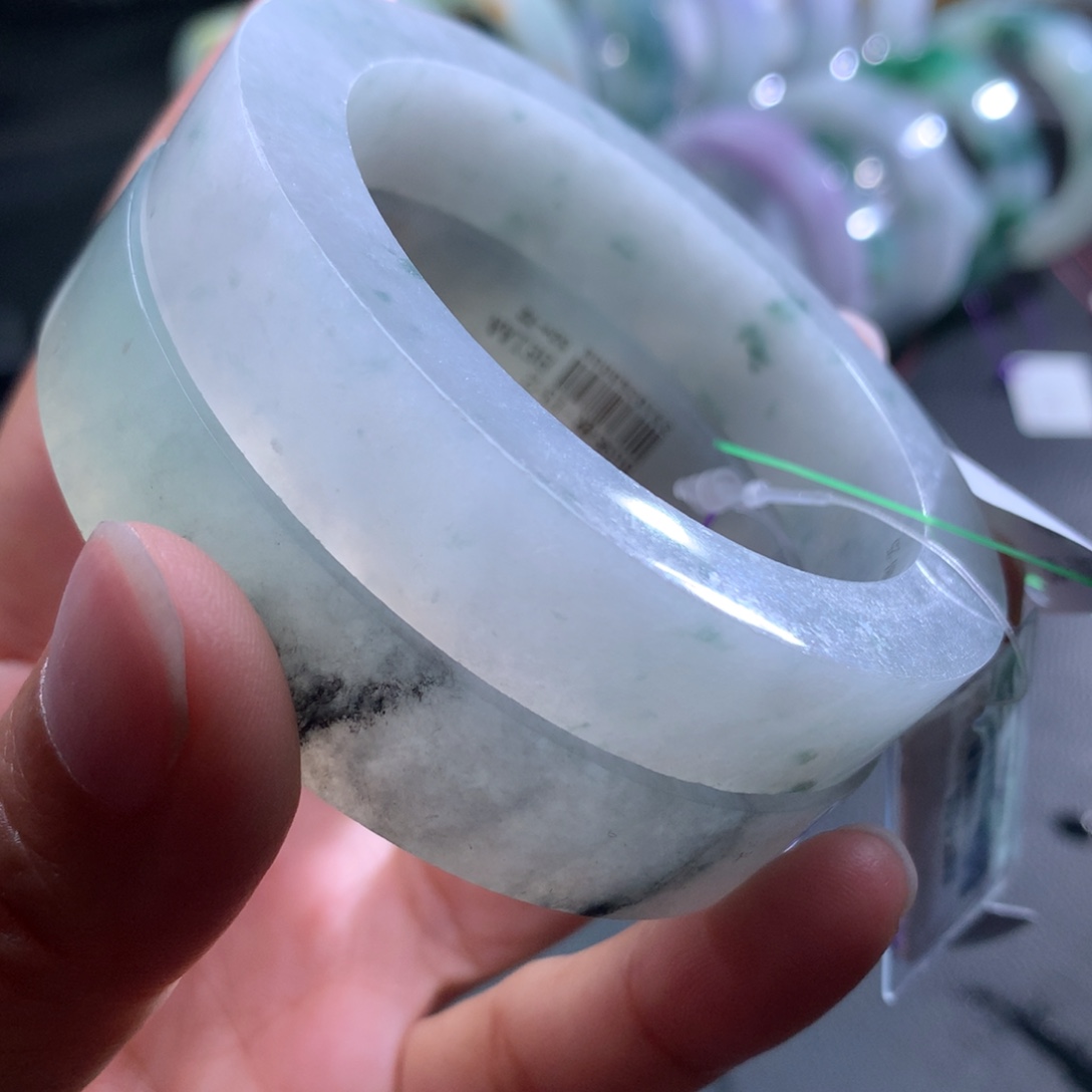 定制翡翠未镶嵌翡翠手镯