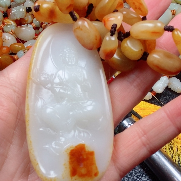 和田玉颈饰未镶嵌破*子