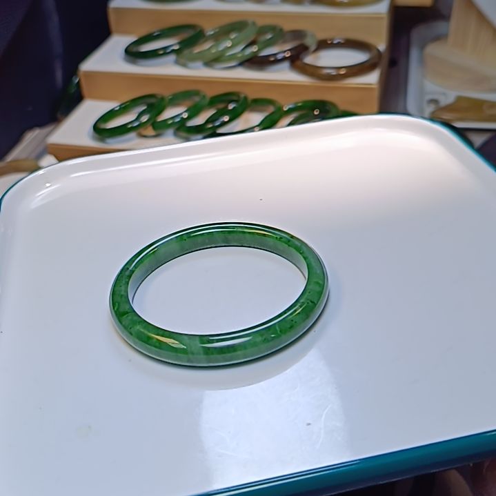 路***¥和田玉（糖玉）未镶嵌手镯