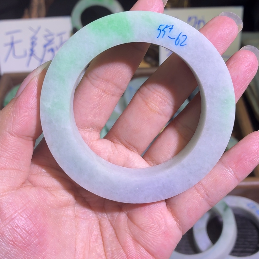 定制翡翠未镶嵌翡翠A货手镯毛胚定制