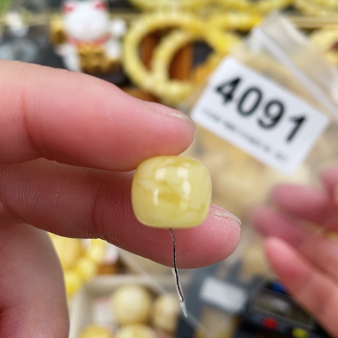 蜜蜡未镶嵌珠宝奇石12.1