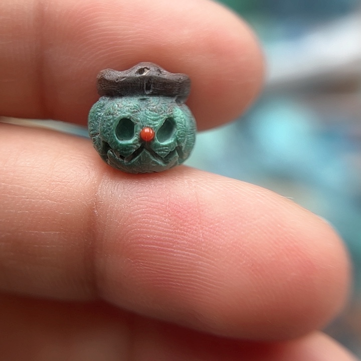 绿松石颈饰未镶嵌