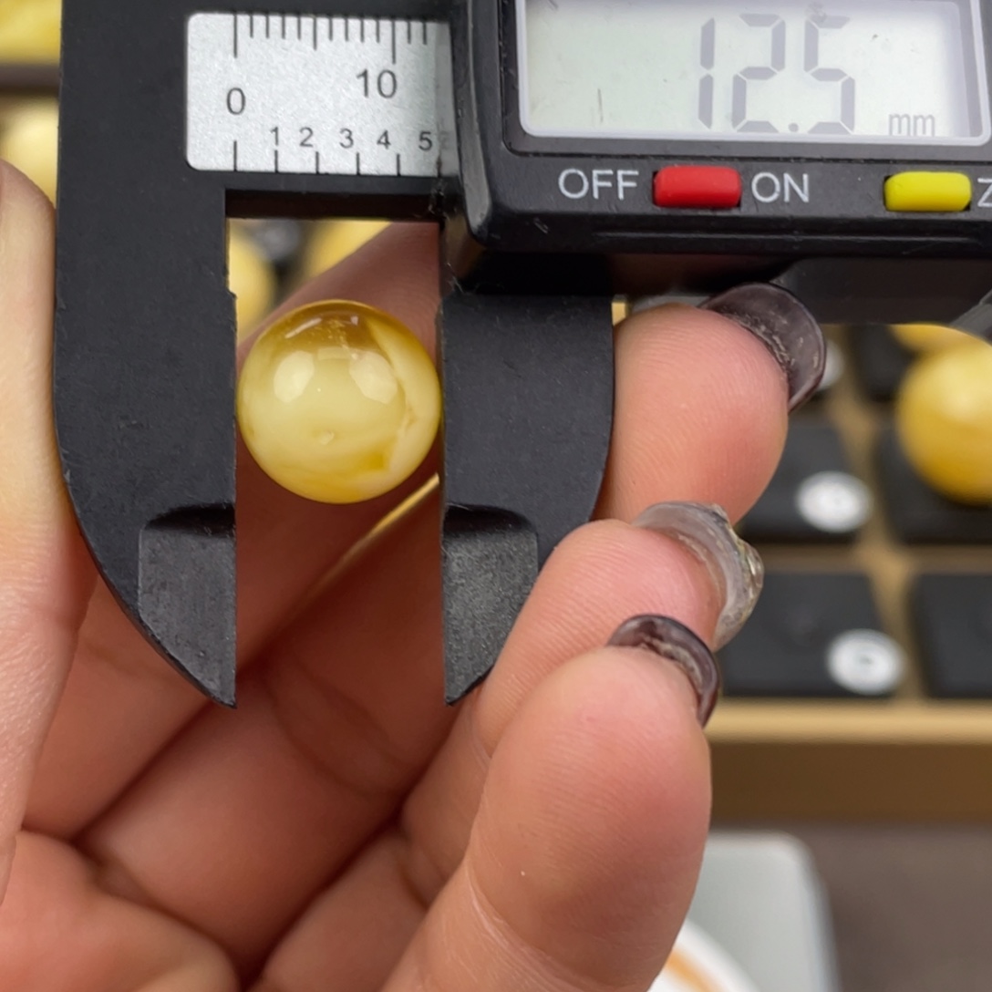 琥珀未镶嵌裸石蜜蜡360