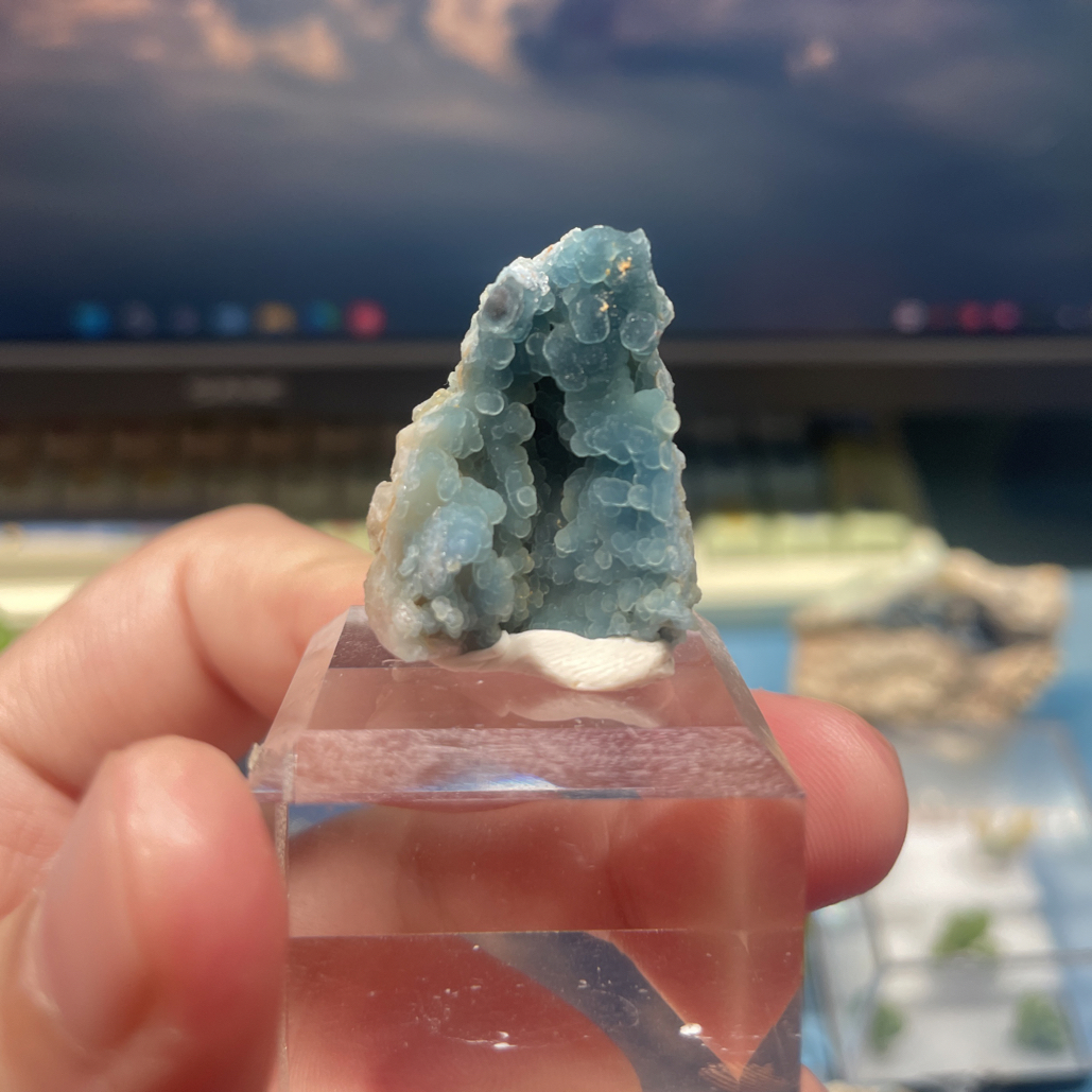 水磷氯铅矿石。  