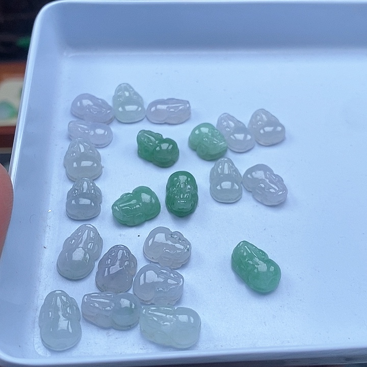 吊坠(不含链)未镶嵌翡翠一个35