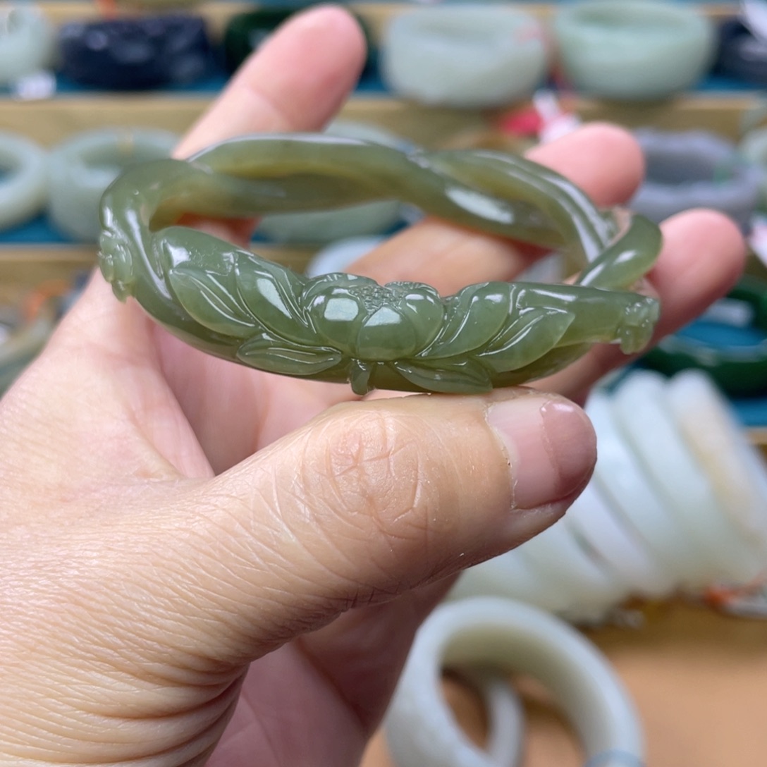 未镶嵌手镯和田玉