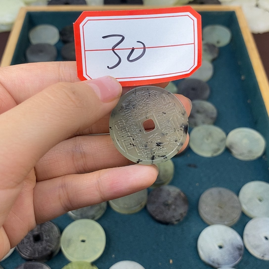 蛇纹石玉颈饰未镶嵌?***?30